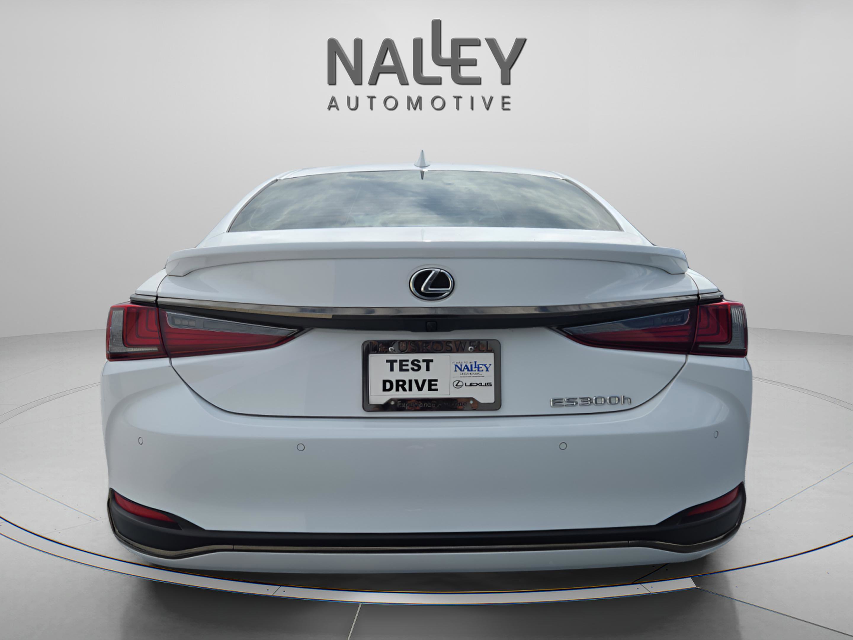 New 2025 Lexus ES 300h F Sport image 3