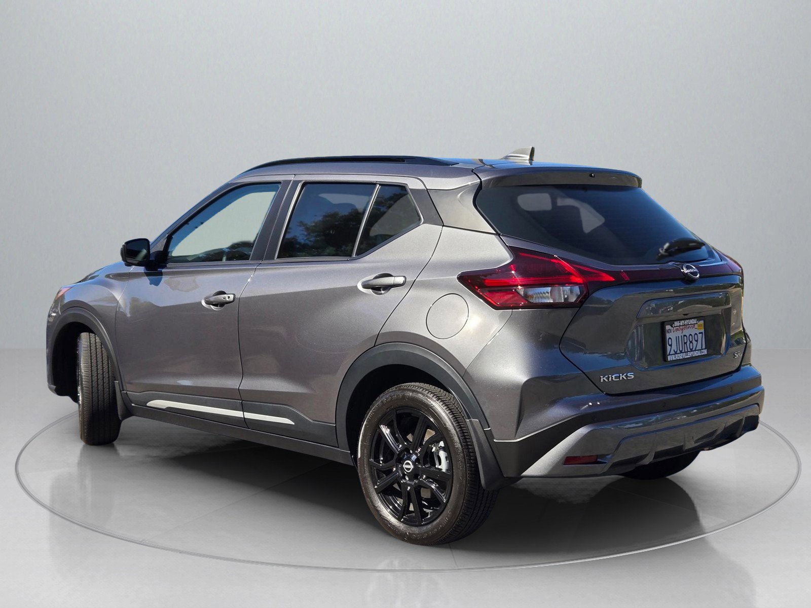 Used 2023 Nissan Kicks SR image 5