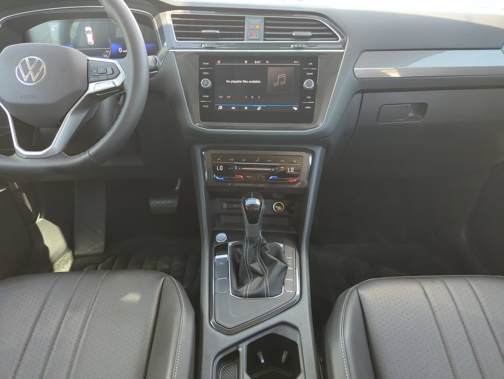 Used 2024 Volkswagen Tiguan SE FWD image 27