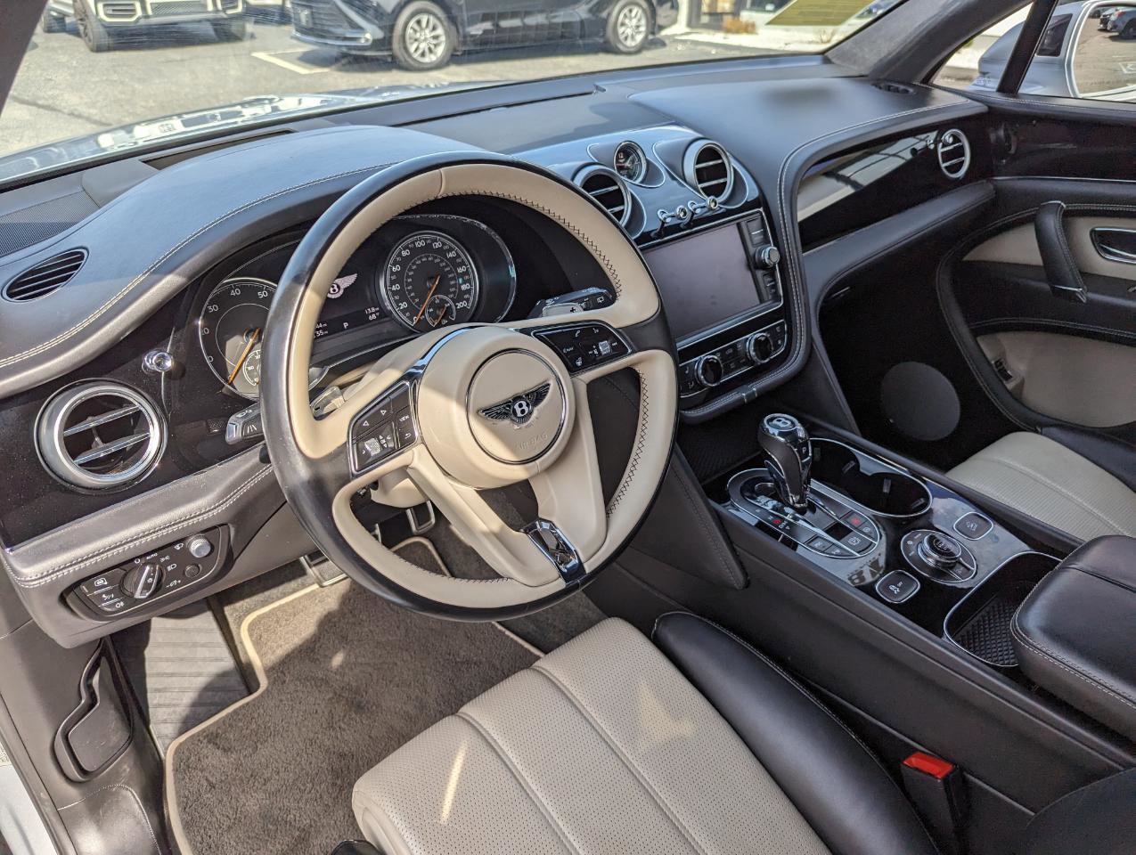 Used 2018 Bentley Bentayga Onyx Edition AWD/4WD image 13