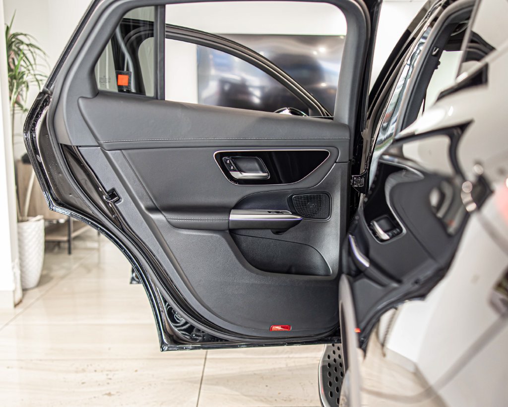 Used 2026 Mercedes-Benz GLC 300 4MATIC image 31