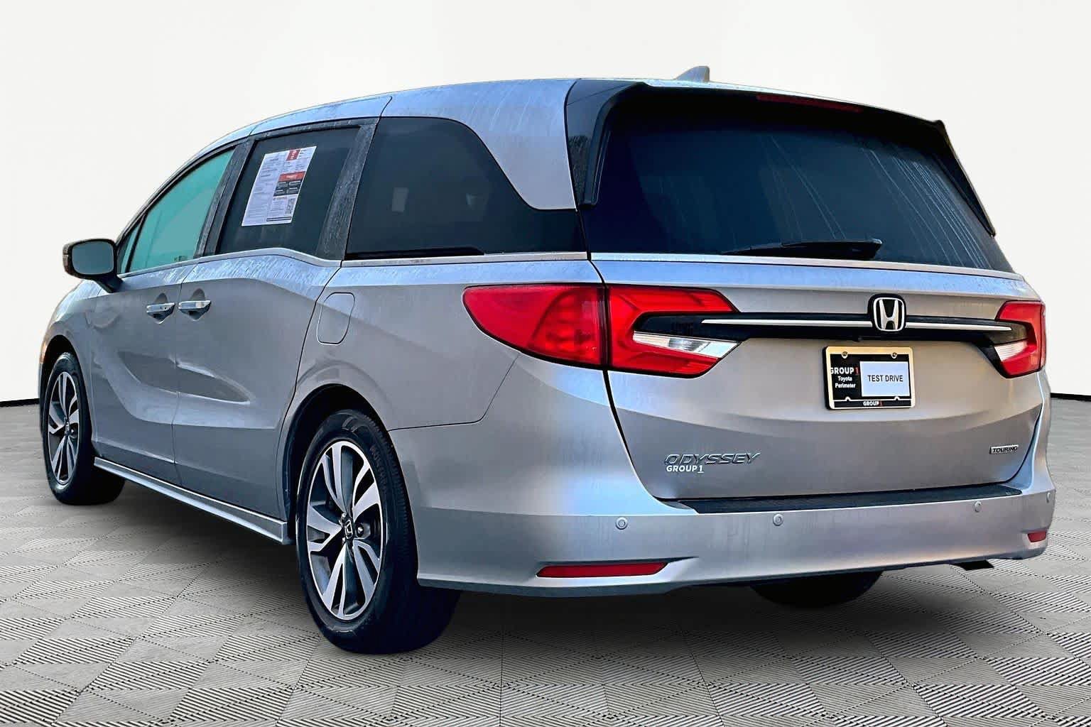 Used 2022 Honda Odyssey Touring image 11