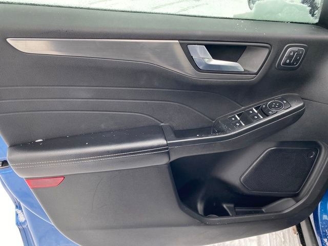 Used 2022 Ford Escape Titanium image 15