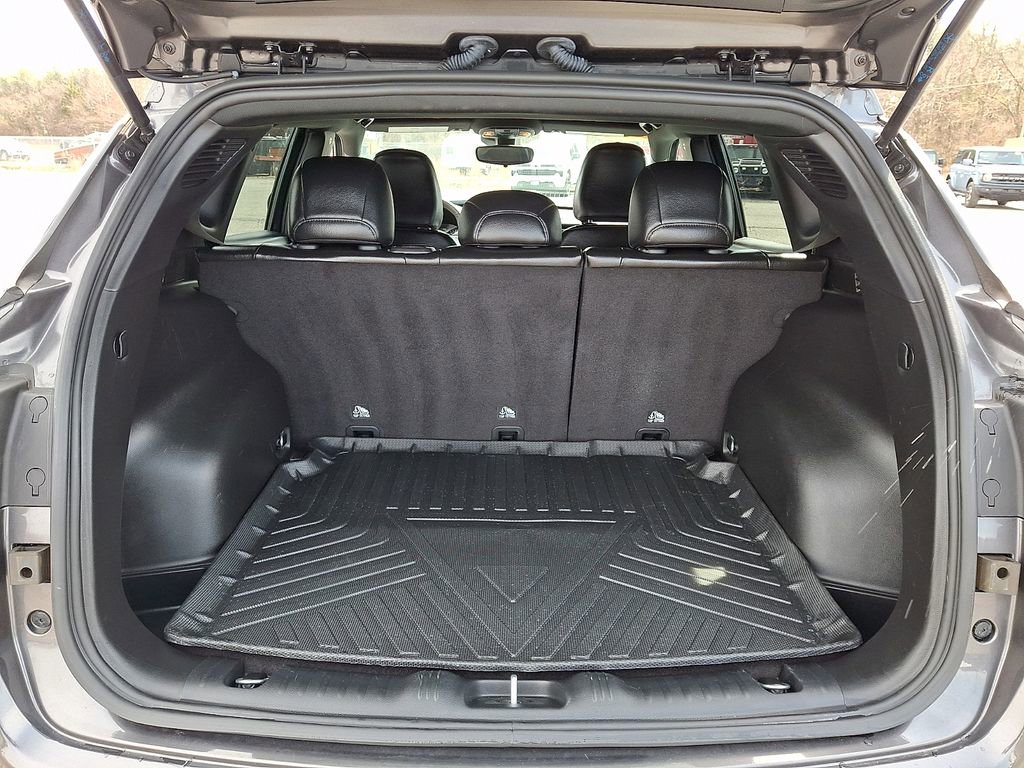 Used 2023 Jeep Compass Latitude image 31