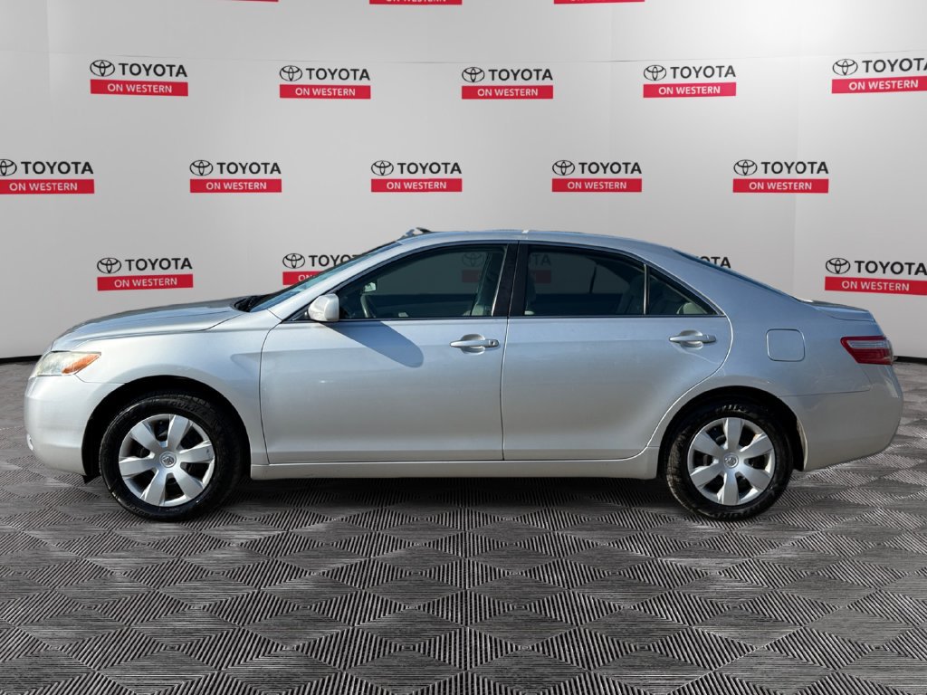 Used 2009 Toyota Camry LE FWD image 8