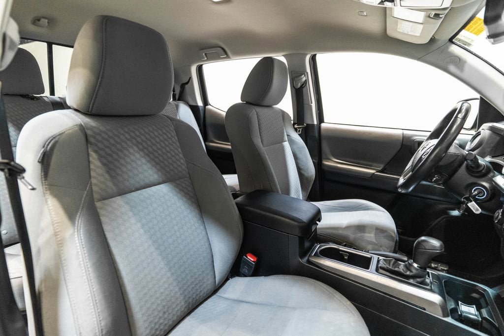 Used 2020 Toyota Tacoma SR5 w/ Technology Package AWD/4WD image 15