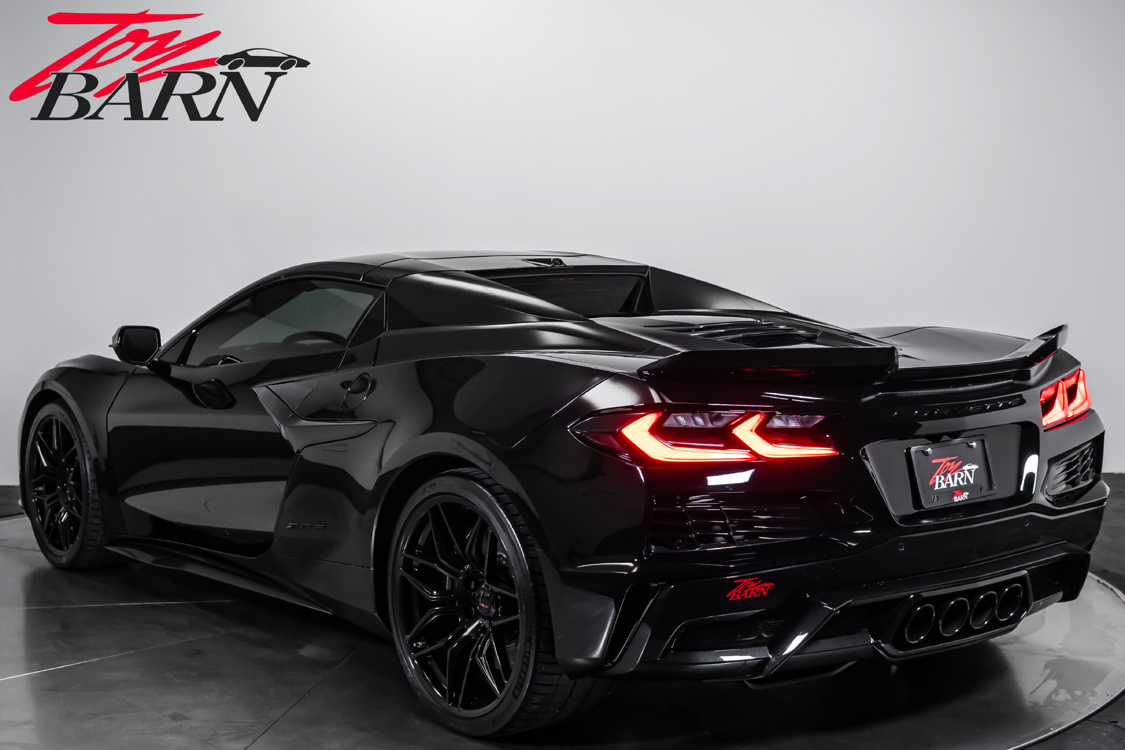 Used 2026 Chevrolet Corvette Z06 w/ Stealth Interior Trim Package RWD image 11