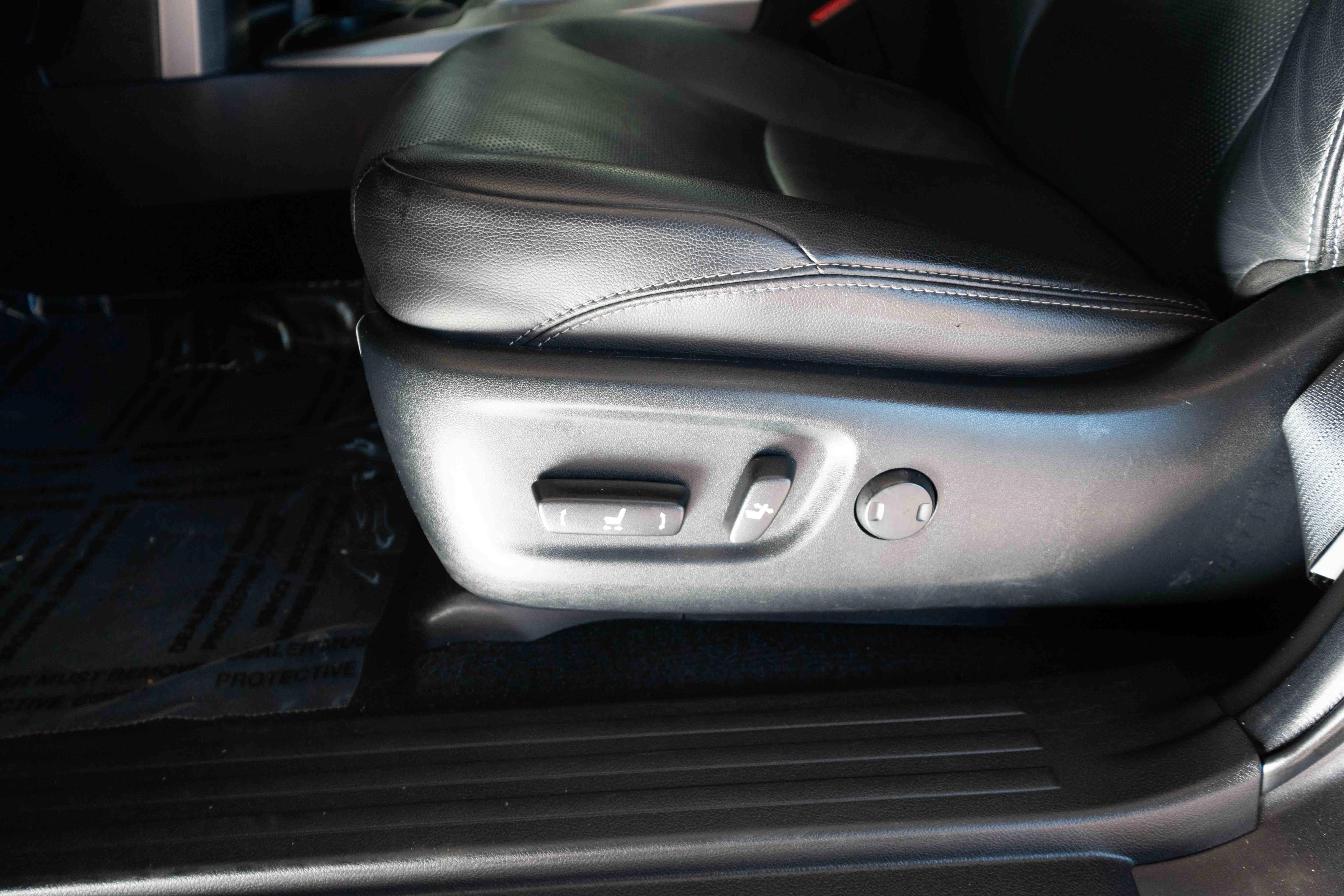 Used 2023 Toyota 4Runner Limited image 12