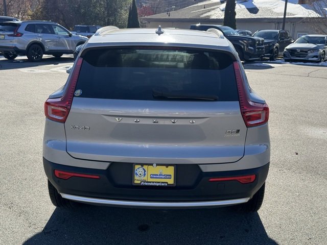 Used 2023 Volvo XC40 B5 Plus image 6