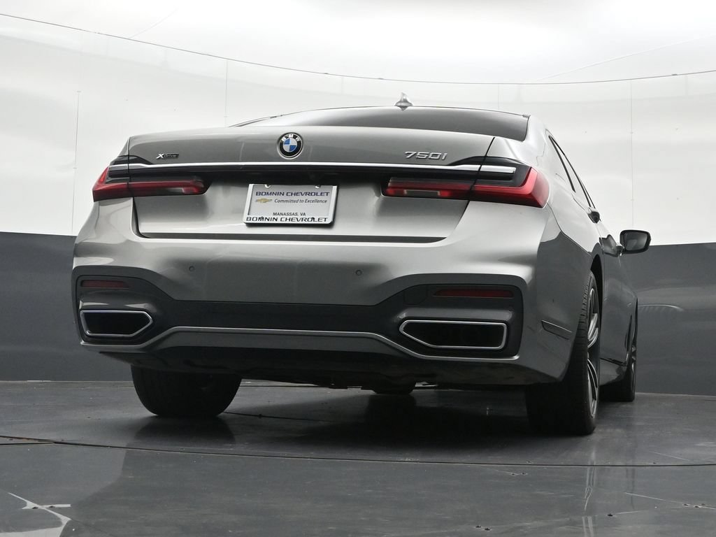 Used 2022 BMW 750i xDrive w/ M Sport Package AWD/4WD image 35