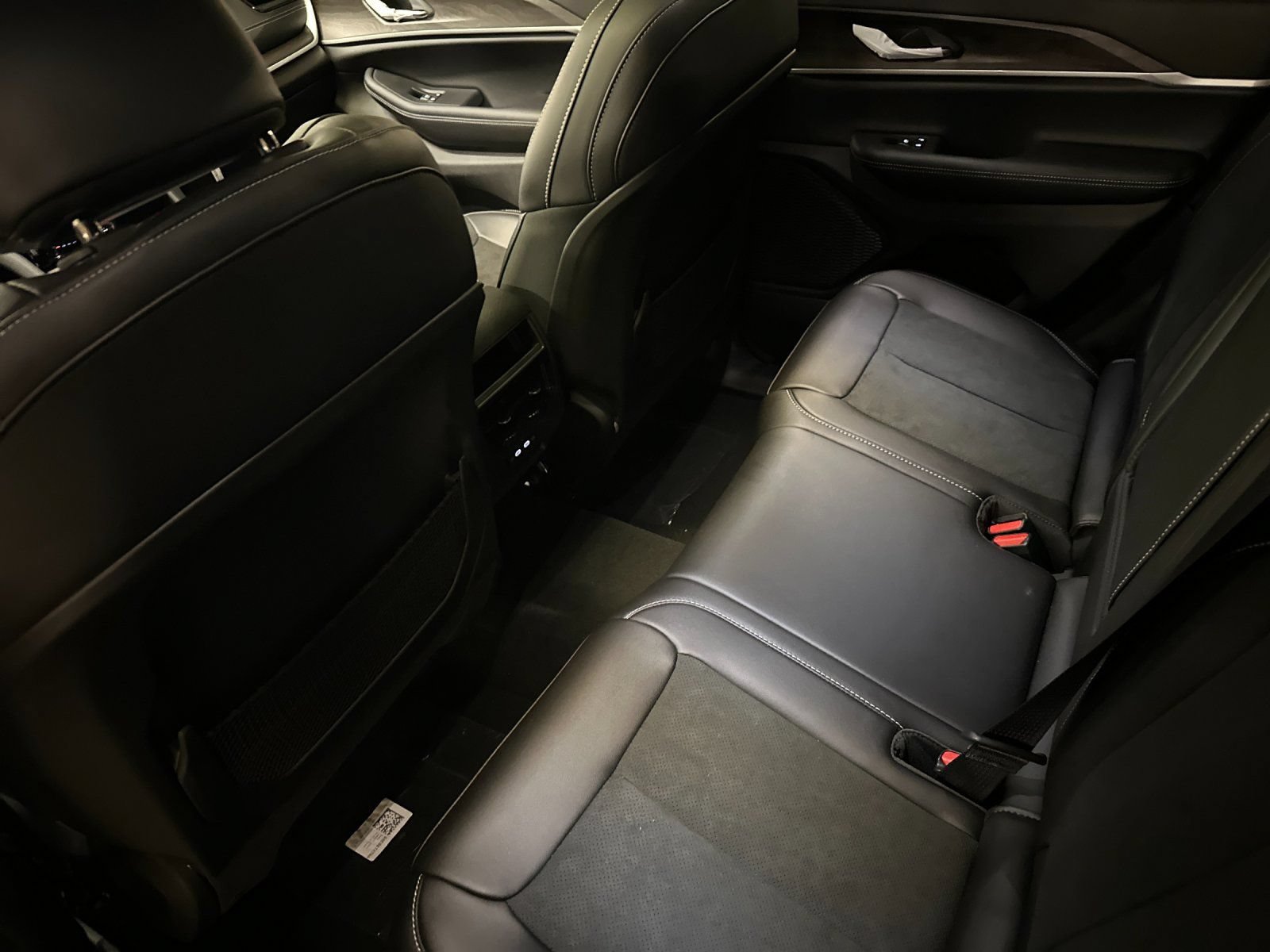 New 2026 Jeep Grand Cherokee Altitude AWD/4WD image 11