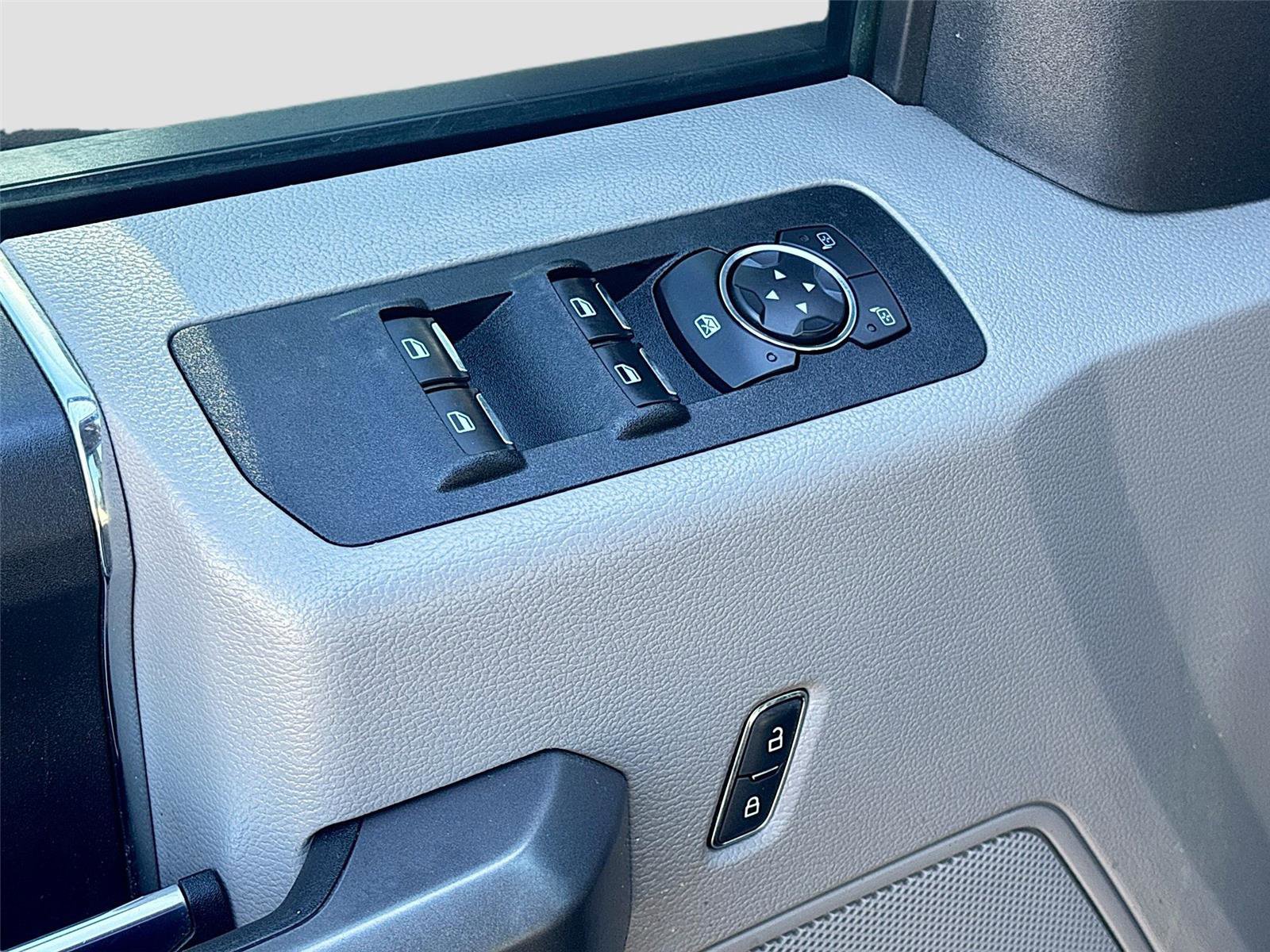 Used 2020 Ford F150 XLT image 18