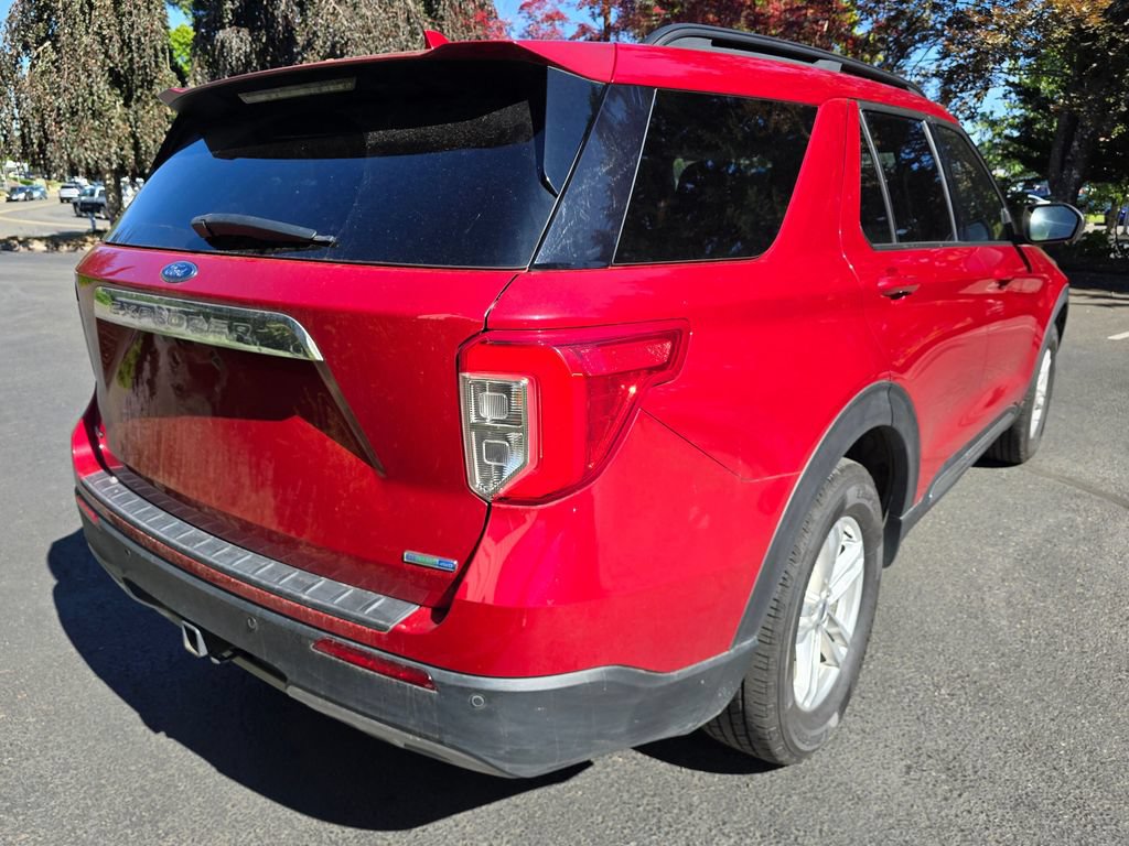 Used 2020 Ford Explorer XLT w/ Equipment Group 202A AWD/4WD image 4