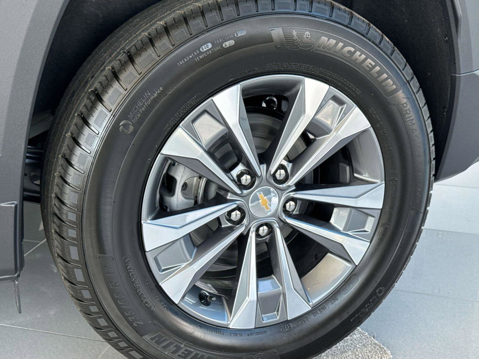 New 2026 Chevrolet Equinox LT w/ Convenience Package II image 17