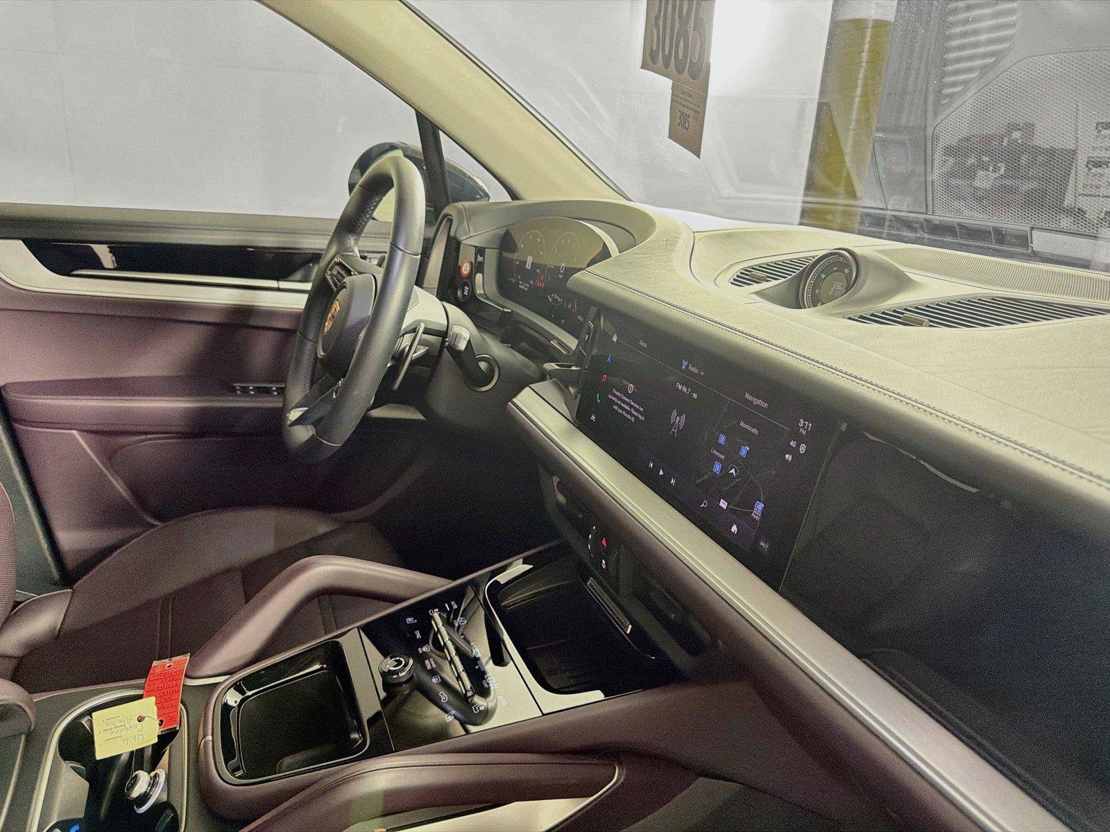Certified 2026 Porsche Cayenne AWD/4WD image 29