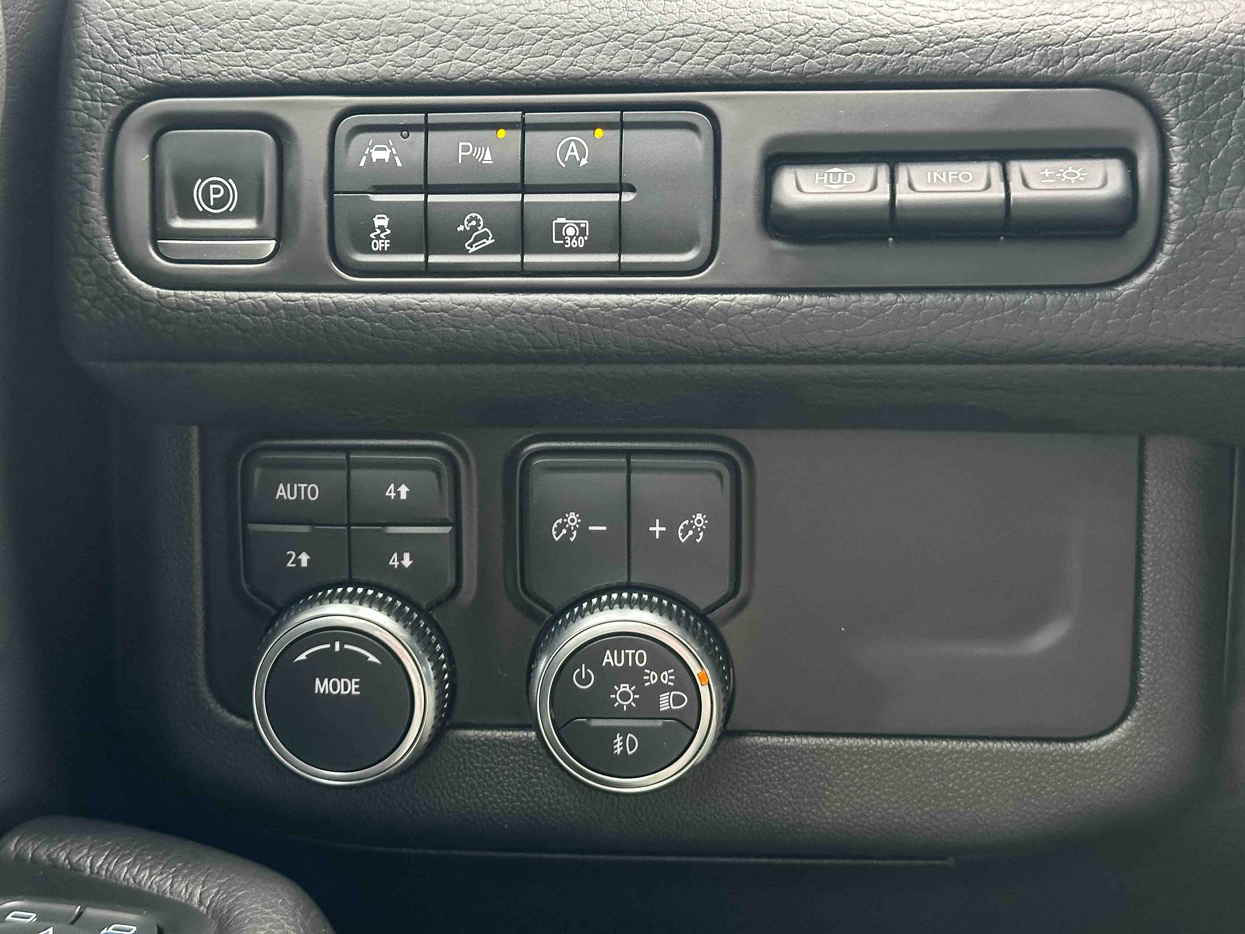 Used 2023 GMC Yukon Denali AWD/4WD image 37