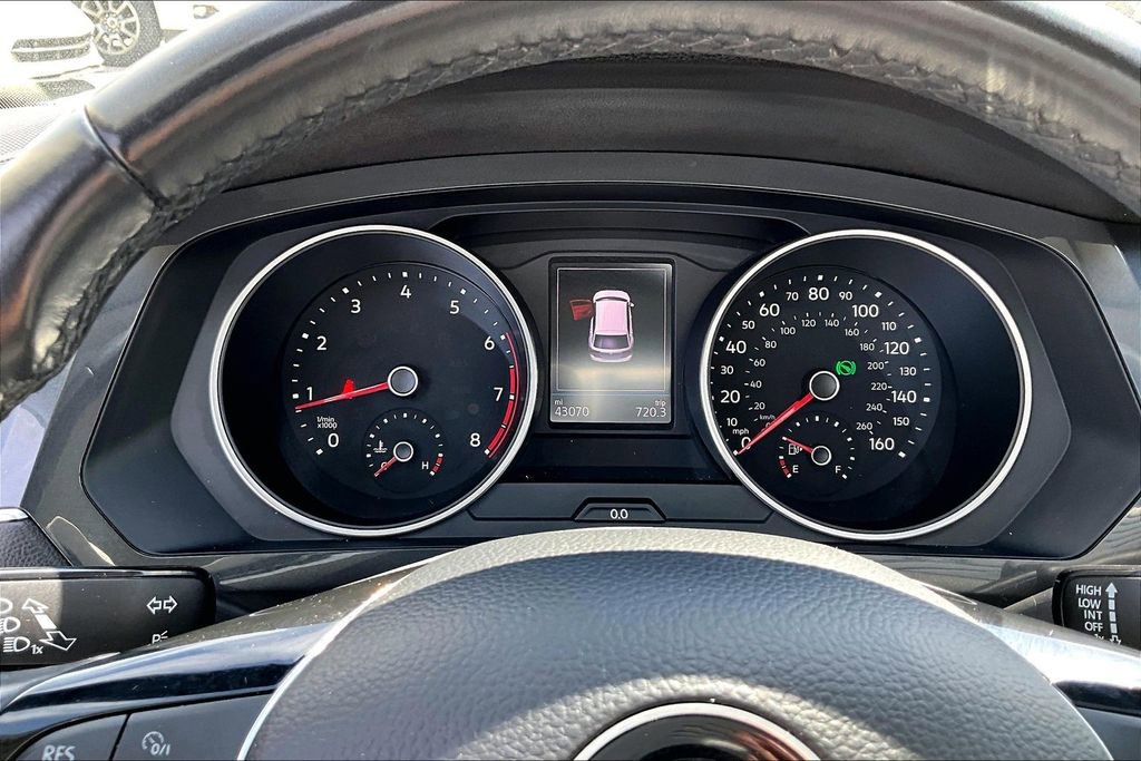 Used 2019 Volkswagen Tiguan SE w/ Panoramic Sunroof Package image 26