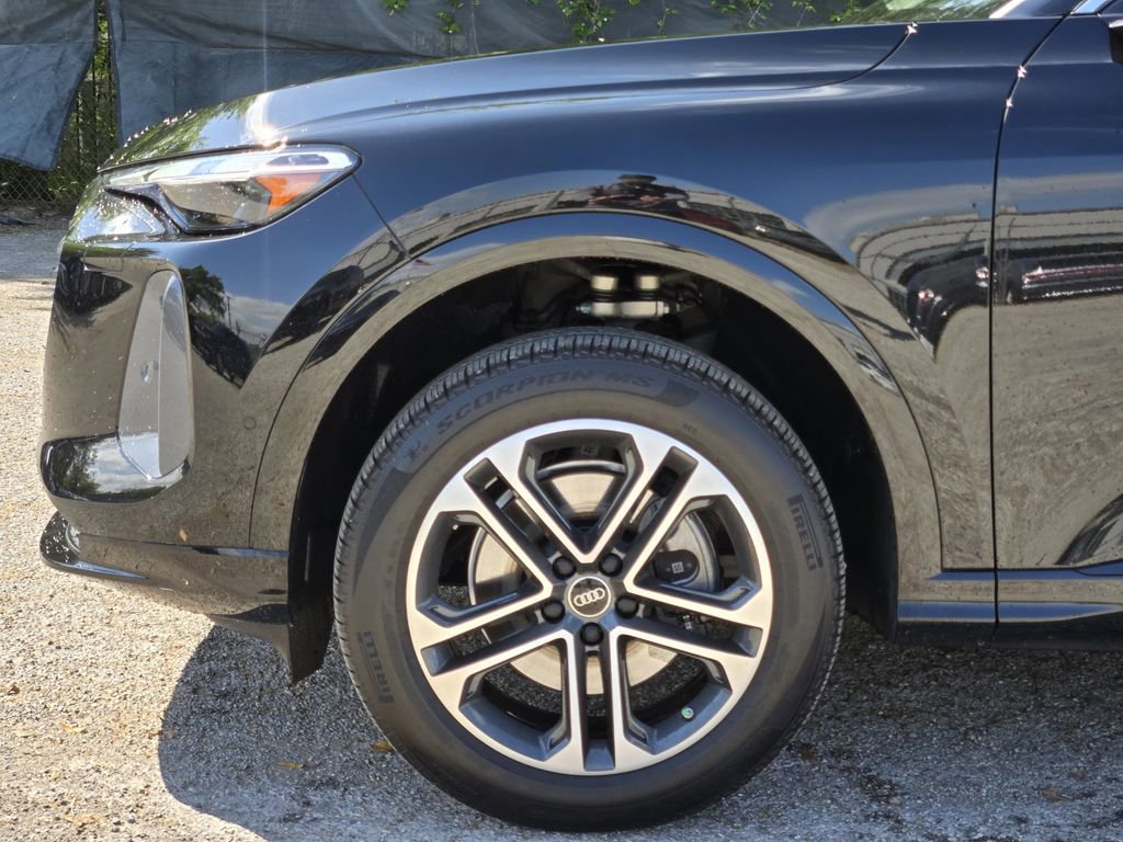 Certified 2025 Audi Q5 Premium image 13