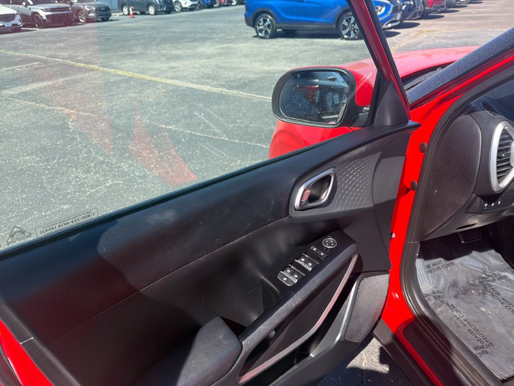 Used 2024 Kia Soul LX w/ Option Group 015 FWD image 11