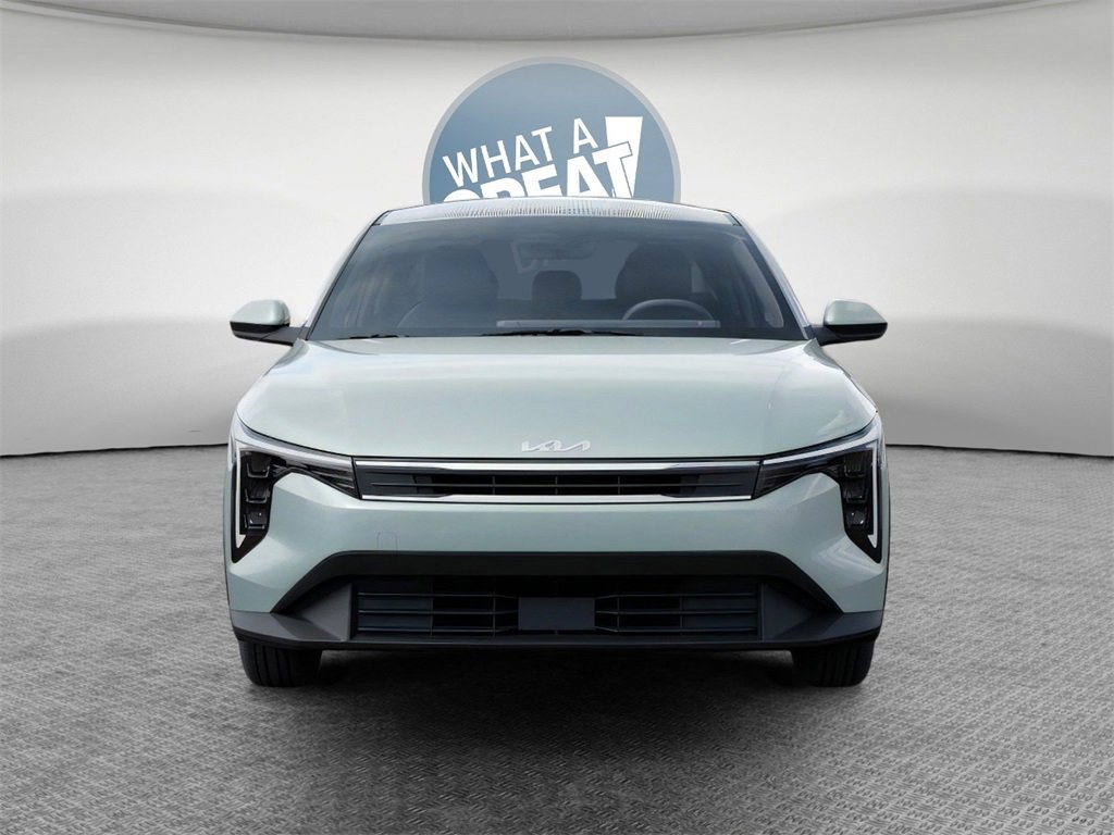 New 2025 Kia K4 LXS image 2