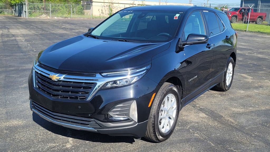 Used 2024 Chevrolet Equinox LT FWD image 3