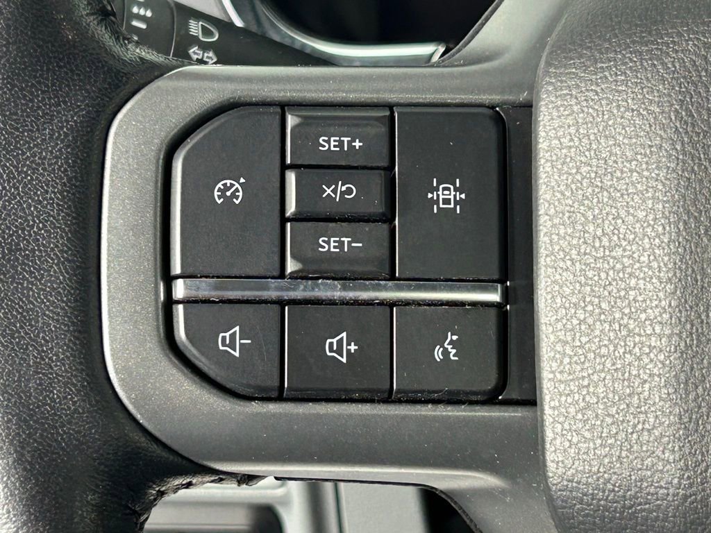 Used 2022 Ford F150 Lightning XLT image 27