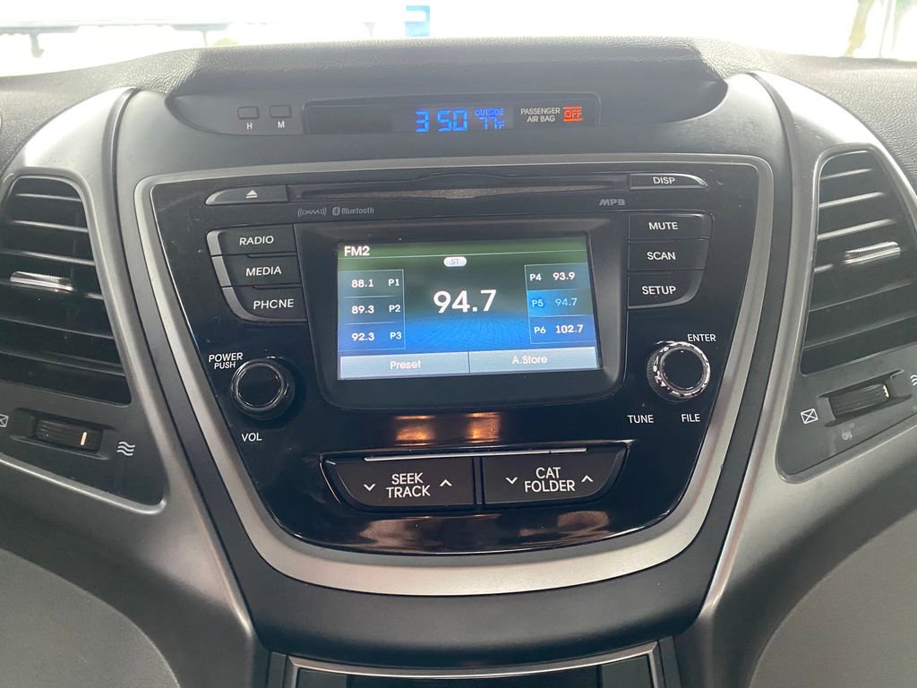 Used 2016 Hyundai Elantra SE w/ Option Group 02 FWD image 16