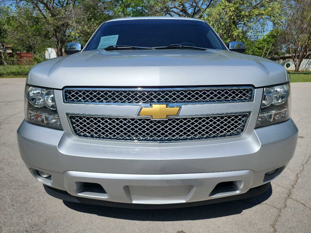 Used 2013 Chevrolet Avalanche LTZ image 2