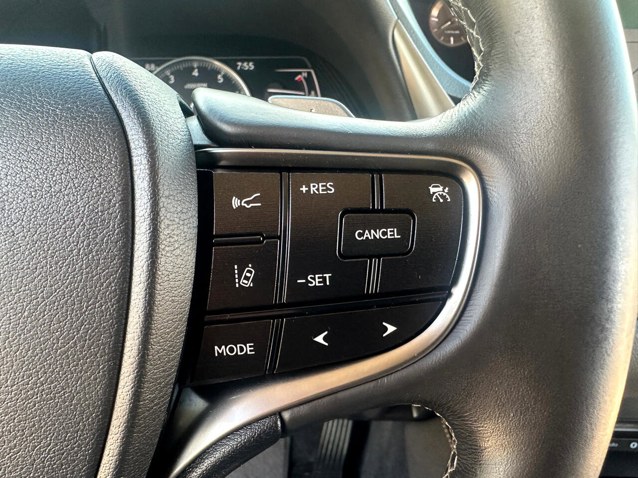 Used 2020 Lexus ES 350 w/ Luxury Package image 40