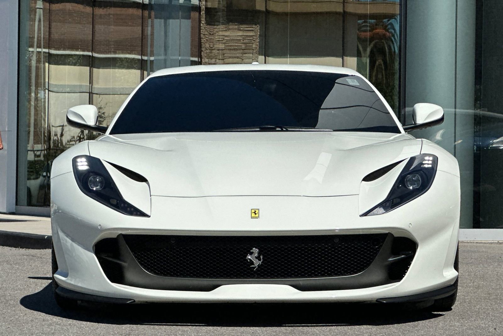 Used 2018 Ferrari 812 Superfast RWD image 11
