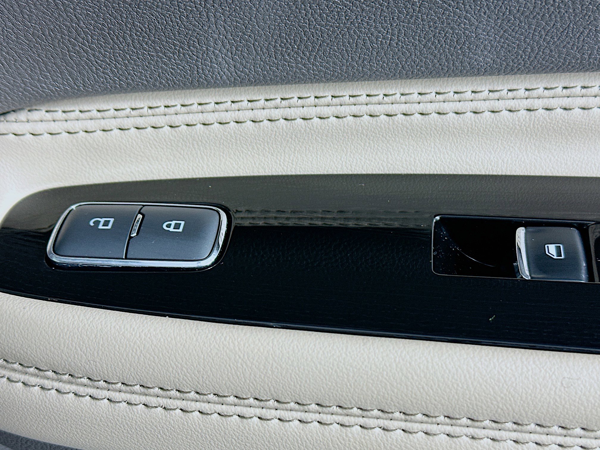 Used 2023 Lincoln Corsair FWD image 29