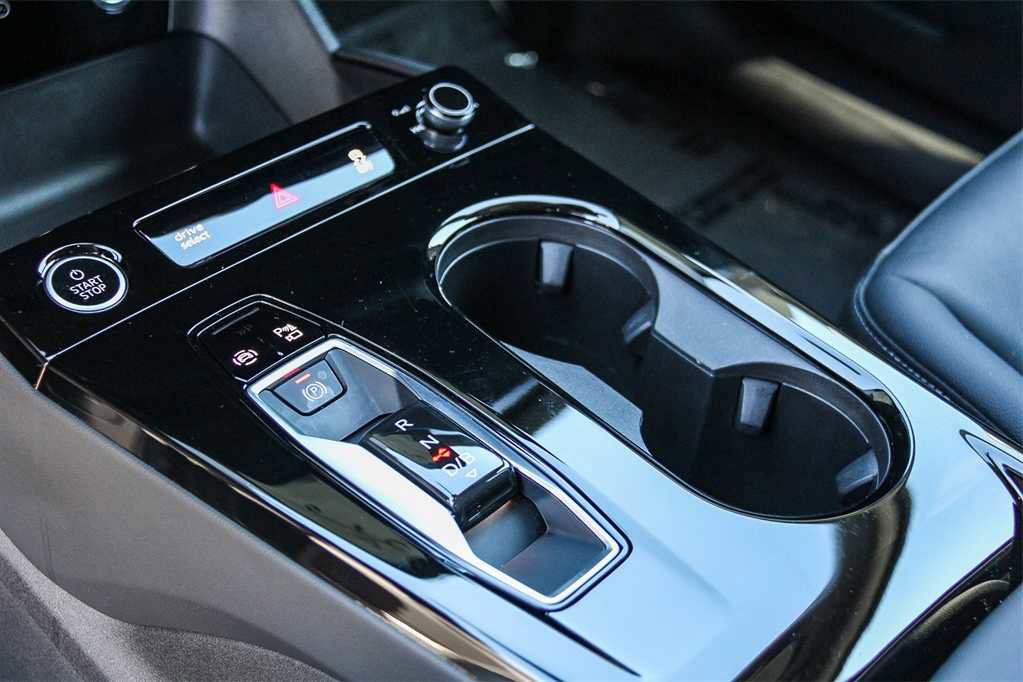 Used 2025 Audi Q6 e-tron Premium w/ Convenience Package image 19