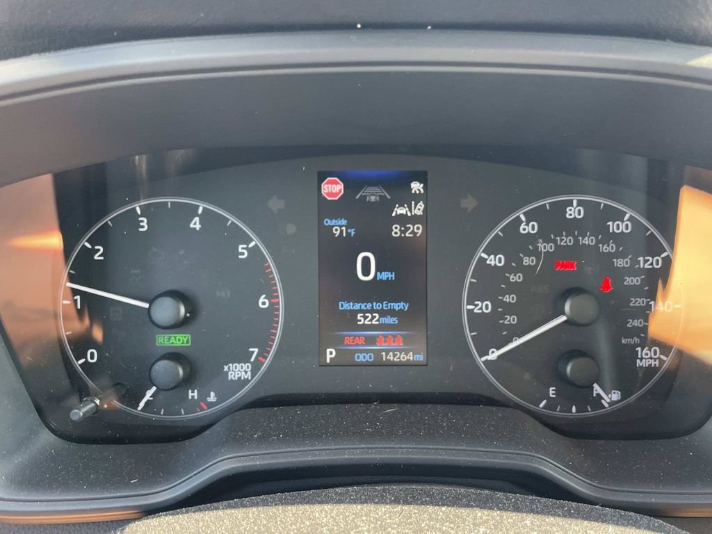 Used 2025 Toyota Corolla LE FWD image 27