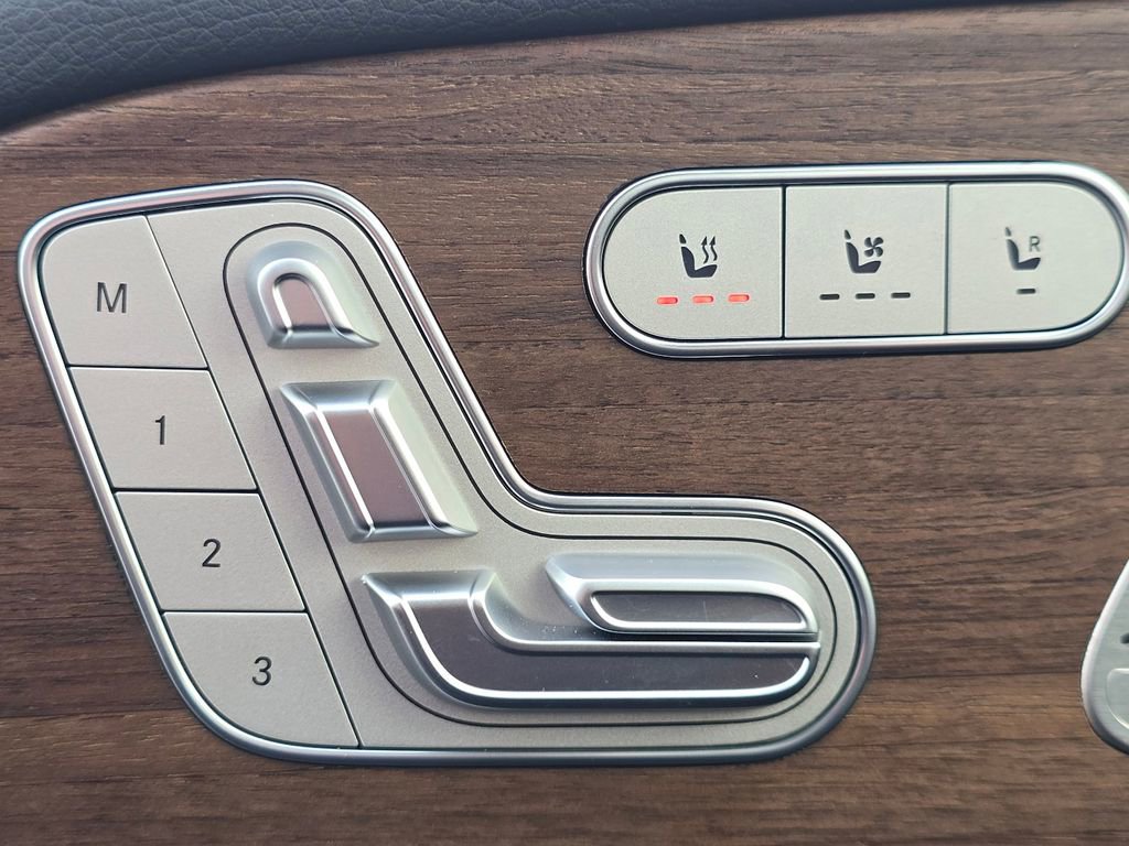 Certified 2026 Mercedes-Benz GLS 450 4MATIC image 6