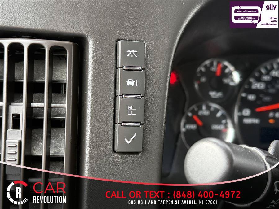 Used 2017 Chevrolet Express 3500 LT w/ LT Preferred Equipment Group RWD image 26