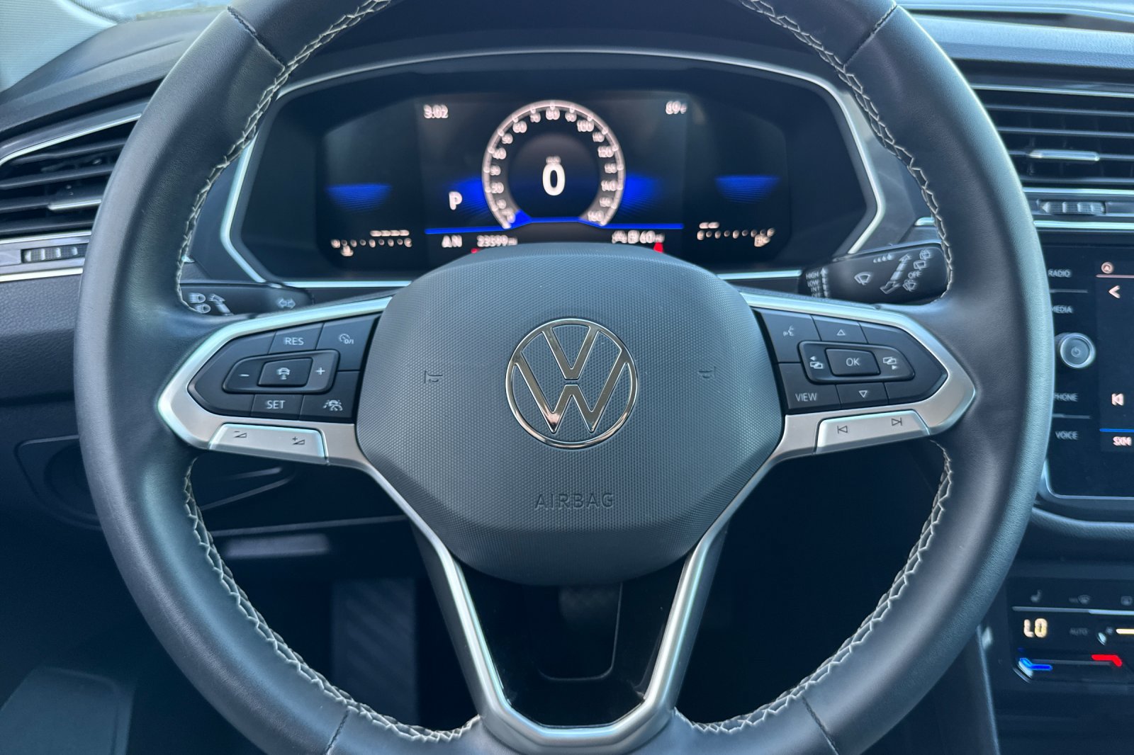 Used 2023 Volkswagen Tiguan SE FWD image 24