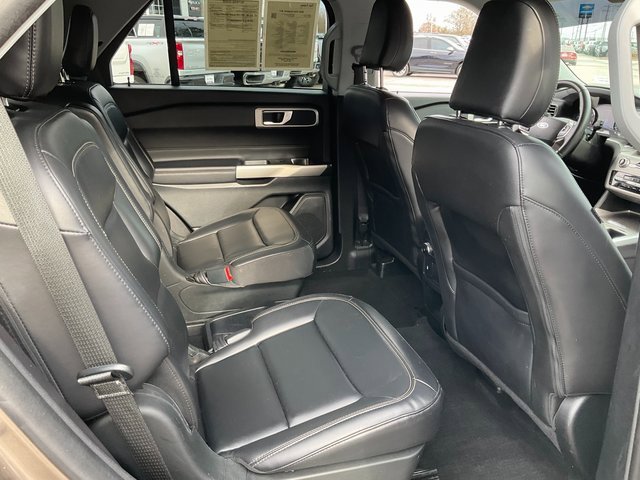 Used 2021 Ford Explorer XLT w/ Equipment Group 202A image 19