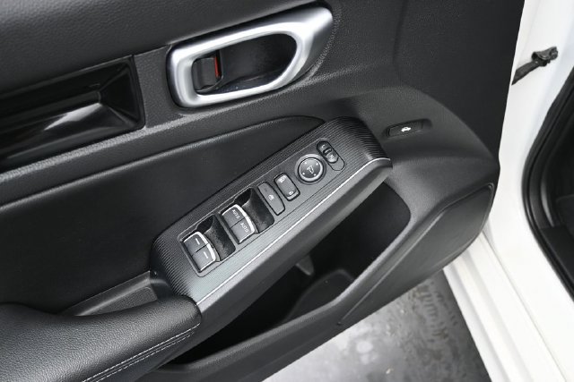 Used 2023 Honda Civic Touring image 14