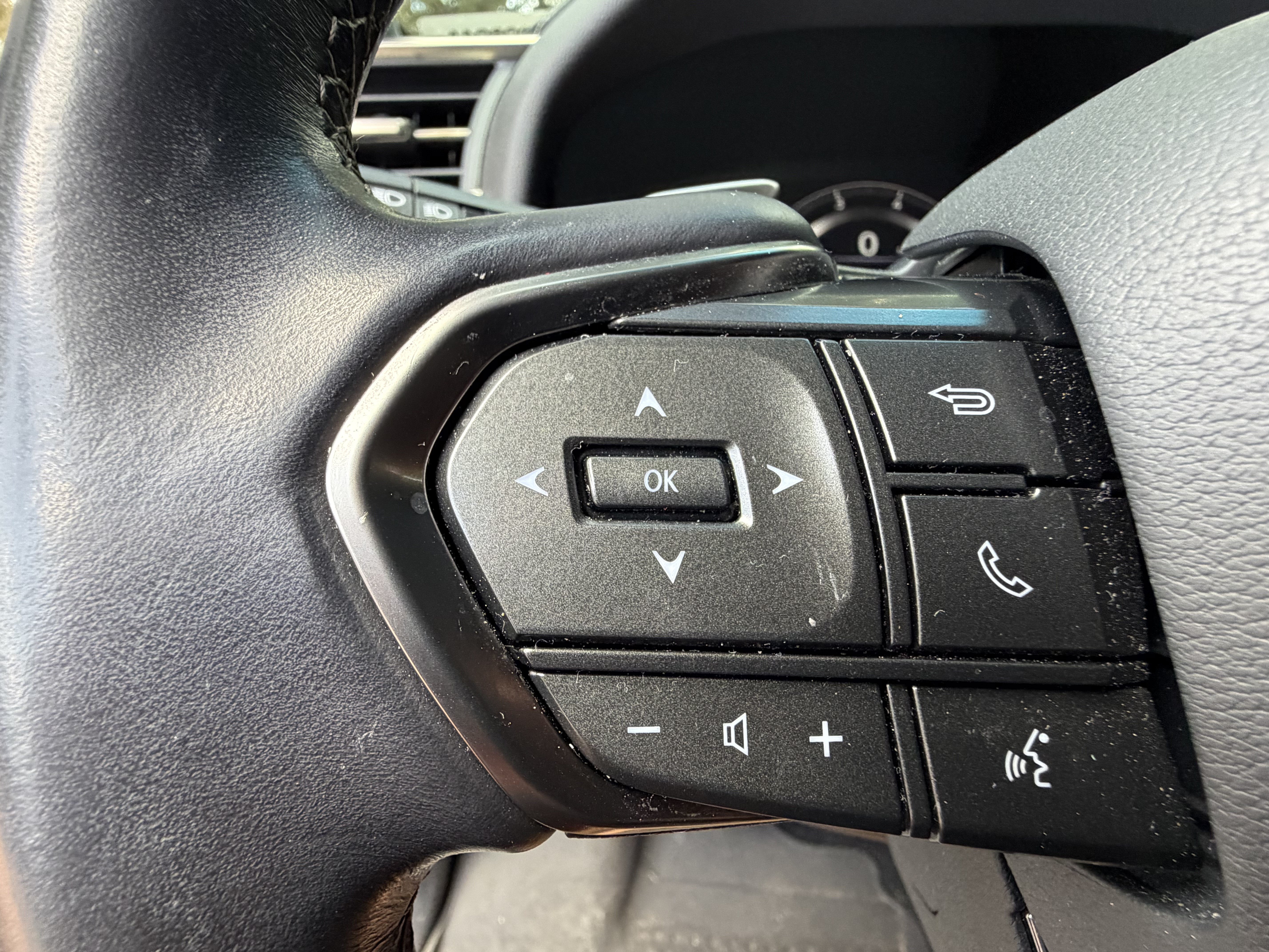 Used 2023 Lexus LX 600 4WD w/ Appearance Package image 19