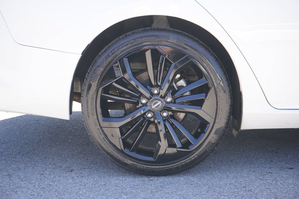 Used 2024 Nissan Altima 2.5 SR FWD image 12