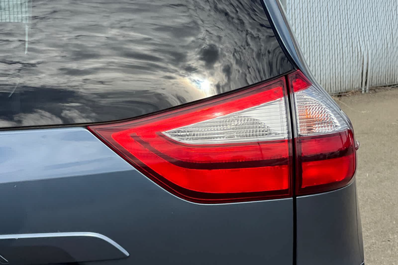 Used 2015 Toyota Sienna LE FWD image 21