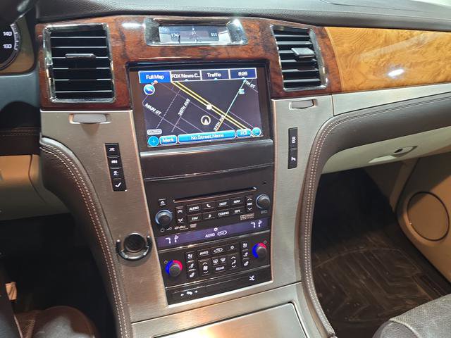Used 2014 Cadillac Escalade ESV Platinum AWD/4WD image 16
