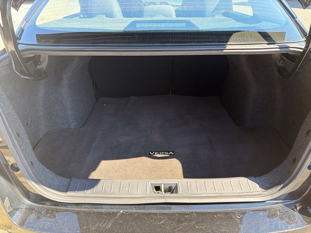 Used 2024 Nissan Versa SR FWD image 39