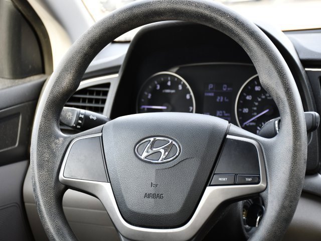 Used 2017 Hyundai Elantra SE w/ Cargo Package image 17