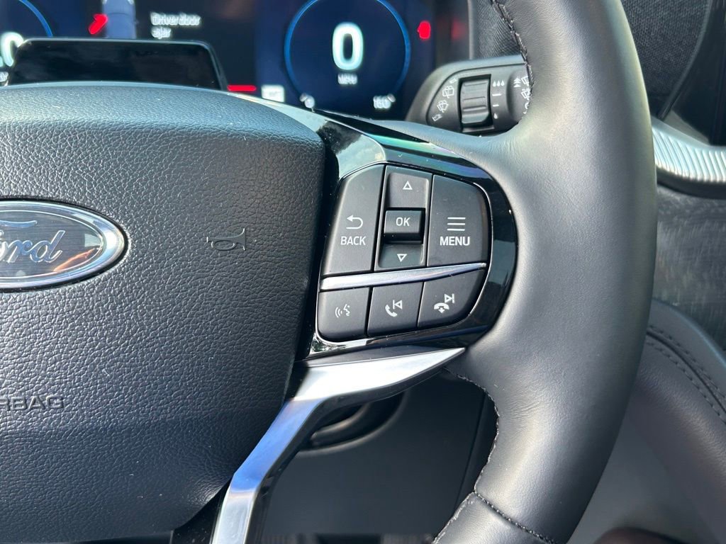 Used 2025 Ford Explorer Platinum w/ Ultimate Package image 41