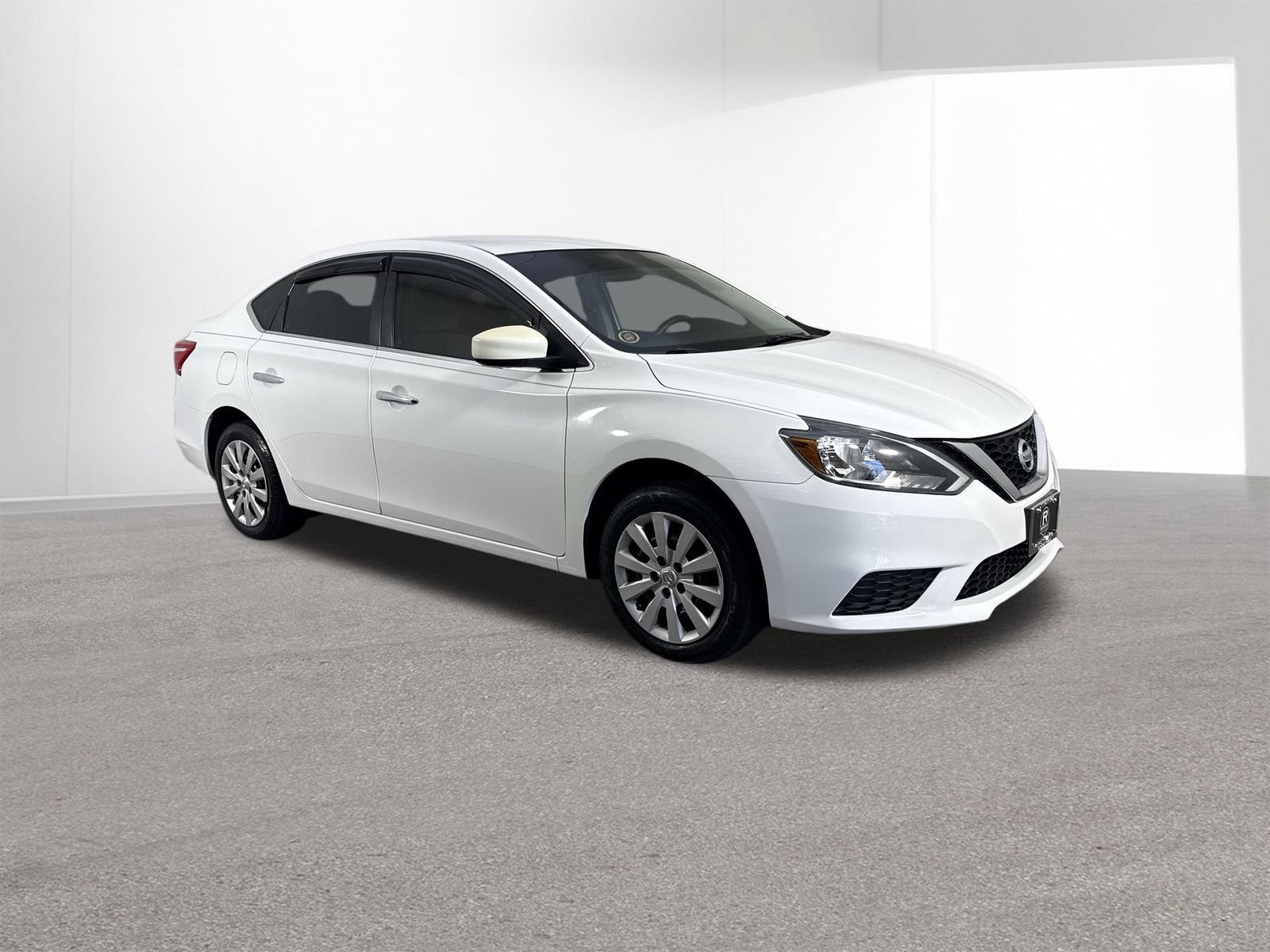 Used 2016 Nissan Sentra S FWD image 3