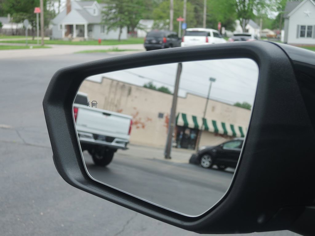 Used 2024 GMC Terrain SLT w/ Elevation Edition FWD image 25
