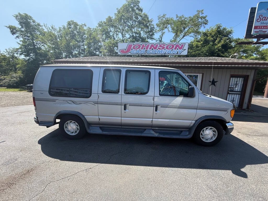 Used 2003 Ford E-150 and Econoline 150 RWD image 1