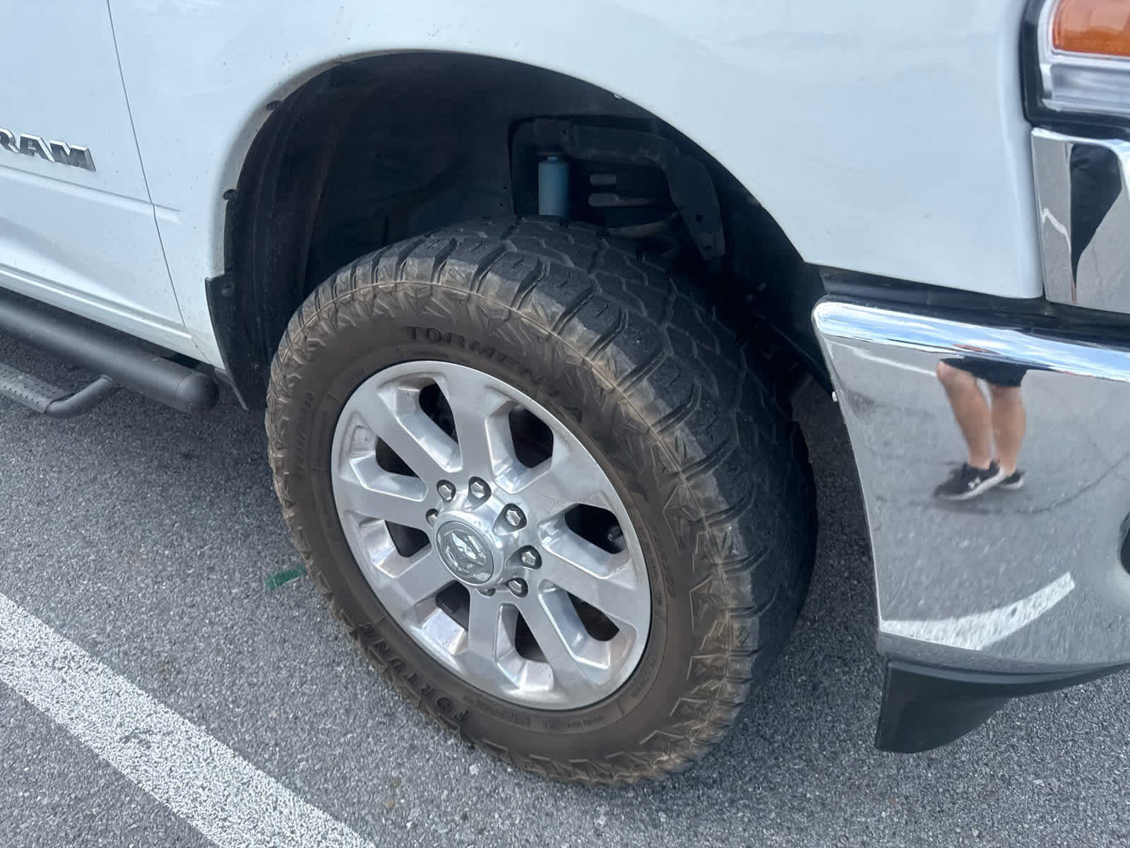 Used 2023 RAM 2500 Laramie AWD/4WD image 3
