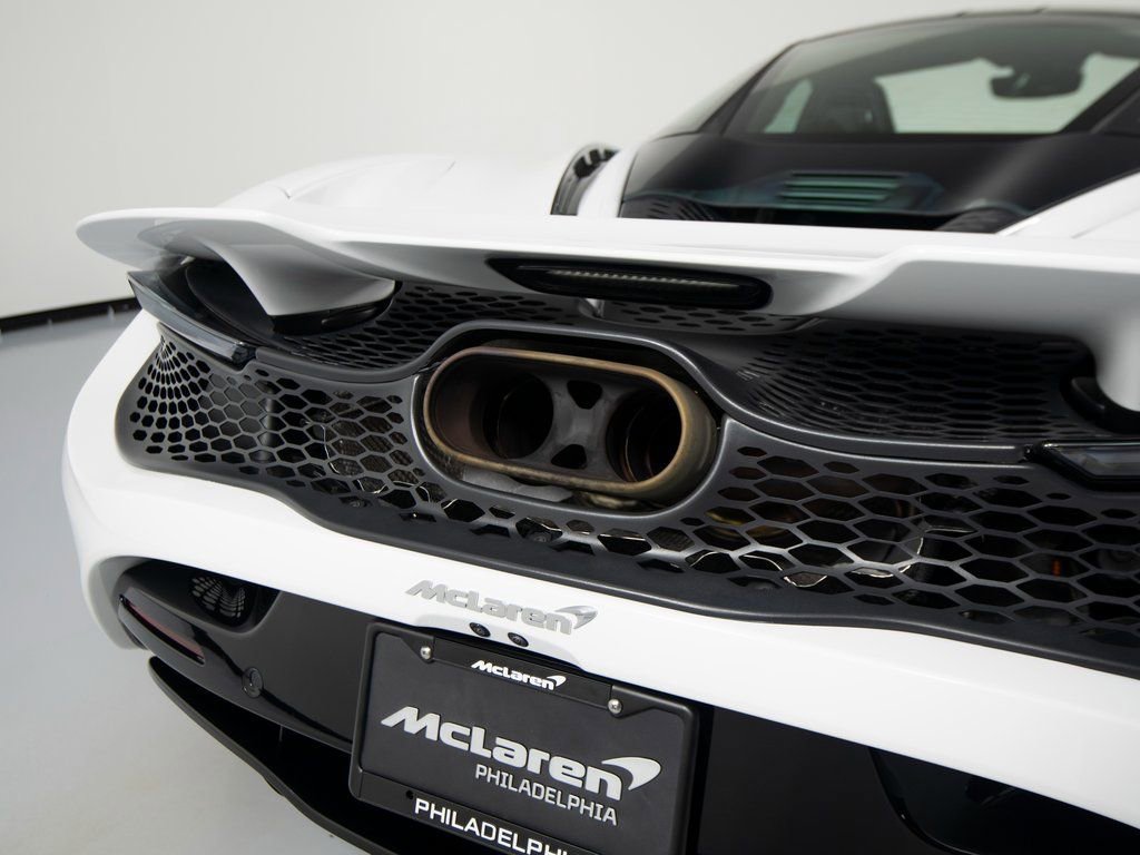 Used 2025 McLaren 750S image 39